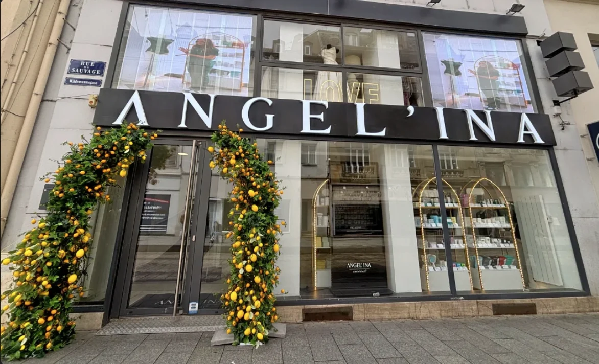 La façade de l'institut Angel'ina, rue du Sauvage à Mulhouse, encadrée de citronniers